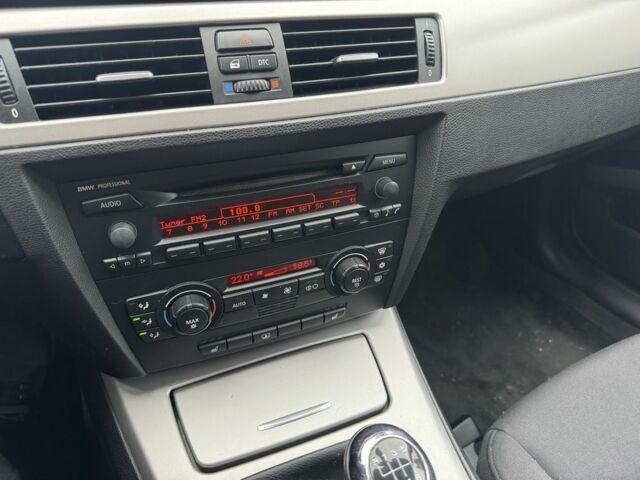 Синий БМВ 3 Серия, объемом двигателя 2 л и пробегом 240 тыс. км за 6800 $, фото 21 на Automoto.ua