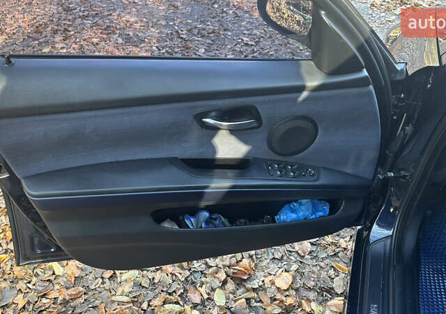 Синий БМВ 3 Серия, объемом двигателя 2.99 л и пробегом 304 тыс. км за 12500 $, фото 23 на Automoto.ua
