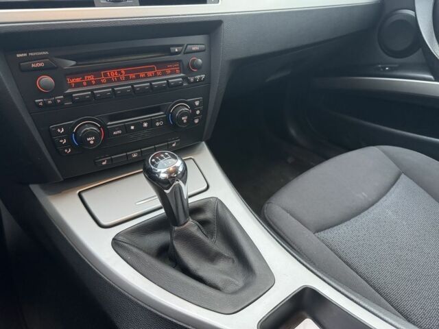 Синій БМВ 3 Серія, об'ємом двигуна 2 л та пробігом 240 тис. км за 6800 $, фото 17 на Automoto.ua