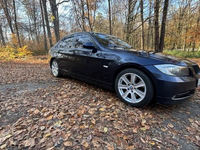 Синий БМВ 3 Серия, объемом двигателя 3 л и пробегом 304 тыс. км за 12500 $, фото 4 на Automoto.ua