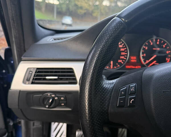 Синий БМВ 3 Серия, объемом двигателя 3 л и пробегом 136 тыс. км за 15000 $, фото 24 на Automoto.ua