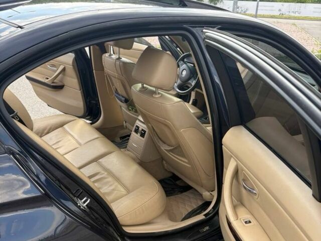 Синий БМВ 3 Серия, объемом двигателя 3 л и пробегом 273 тыс. км за 8900 $, фото 9 на Automoto.ua