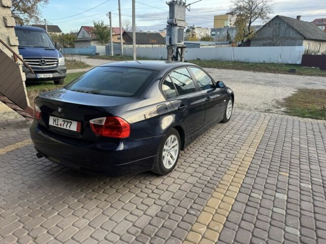 Синий БМВ 3 Серия, объемом двигателя 2 л и пробегом 240 тыс. км за 6725 $, фото 4 на Automoto.ua