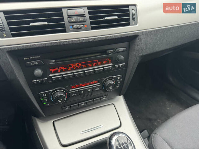 Синій БМВ 3 Серія, об'ємом двигуна 2 л та пробігом 240 тис. км за 6999 $, фото 32 на Automoto.ua