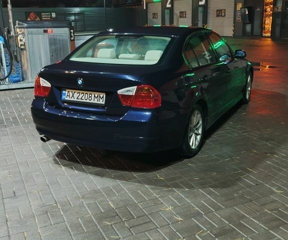 Синий БМВ 3 Серия, объемом двигателя 2 л и пробегом 147 тыс. км за 6900 $, фото 2 на Automoto.ua