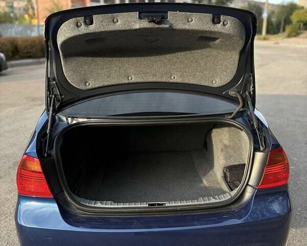 Синий БМВ 3 Серия, объемом двигателя 2 л и пробегом 168 тыс. км за 9400 $, фото 8 на Automoto.ua