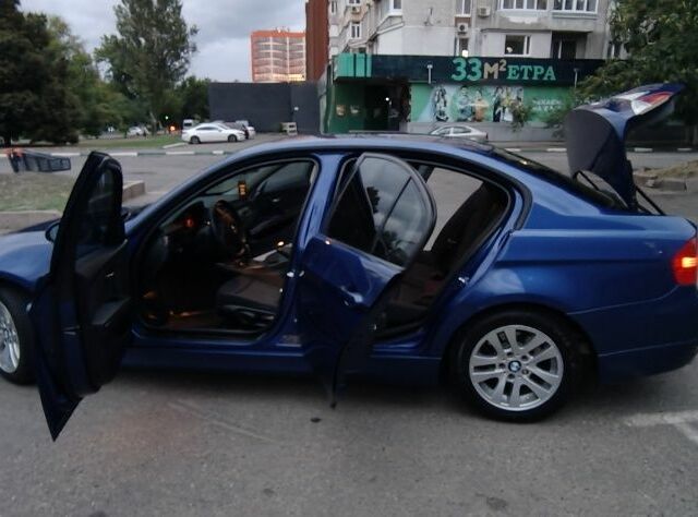 Синий БМВ 3 Серия, объемом двигателя 2 л и пробегом 263 тыс. км за 0 $, фото 6 на Automoto.ua