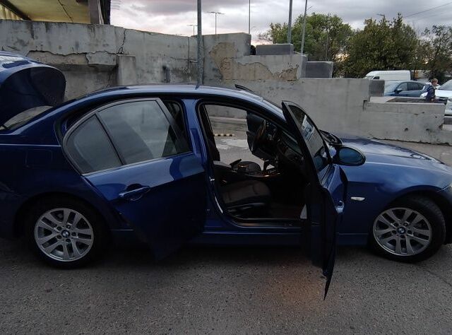 Синий БМВ 3 Серия, объемом двигателя 2 л и пробегом 263 тыс. км за 0 $, фото 7 на Automoto.ua