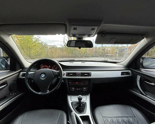 БМВ 3 Серия 2010 в Днепре (Днепропетровске) на Automoto.ua Синий БМВ 3 Серия, объемом двигателя 2 л и пробегом 275 тыс. км за 7700 $, фото 3 на Automoto.ua