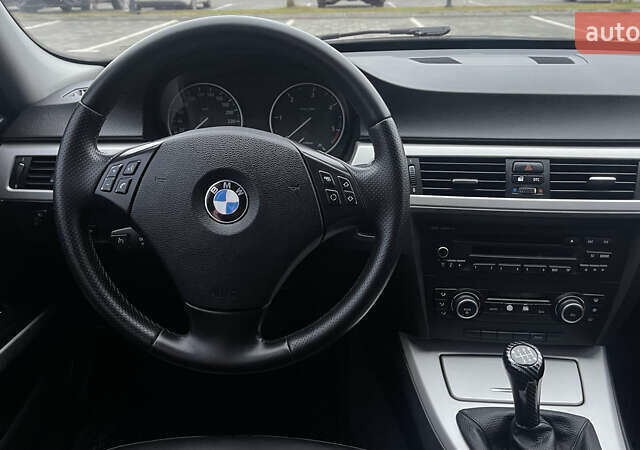 Синий БМВ 3 Серия, объемом двигателя 2 л и пробегом 280 тыс. км за 8200 $, фото 9 на Automoto.ua