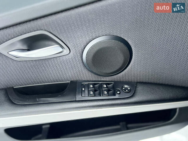 Синий БМВ 3 Серия, объемом двигателя 2 л и пробегом 280 тыс. км за 8200 $, фото 31 на Automoto.ua