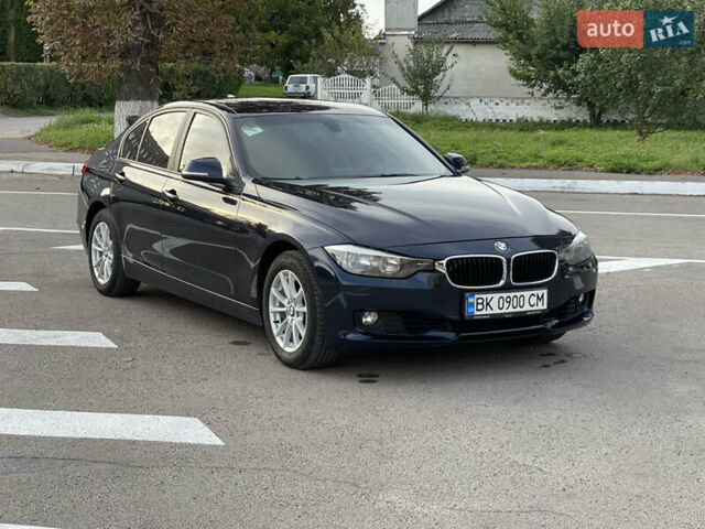 Синій БМВ 3 Серія, об'ємом двигуна 2 л та пробігом 260 тис. км за 13500 $, фото 1 на Automoto.ua