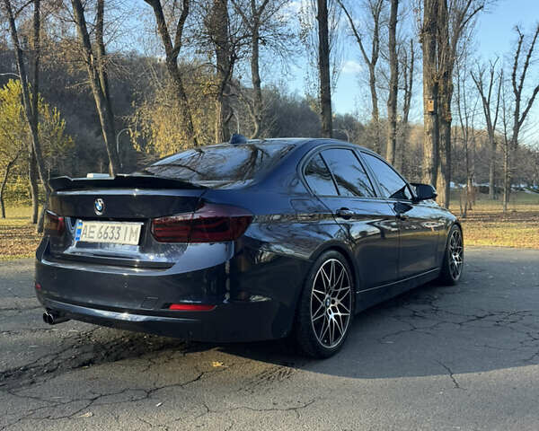 Синий БМВ 3 Серия, объемом двигателя 2 л и пробегом 215 тыс. км за 13500 $, фото 3 на Automoto.ua