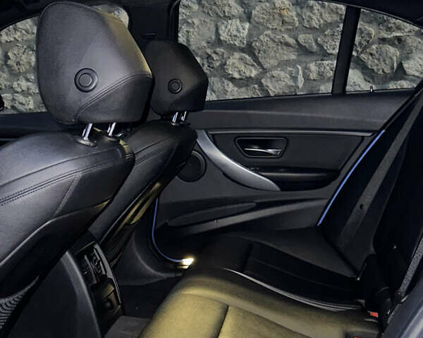 Синій БМВ 3 Серія, об'ємом двигуна 2 л та пробігом 181 тис. км за 14600 $, фото 25 на Automoto.ua