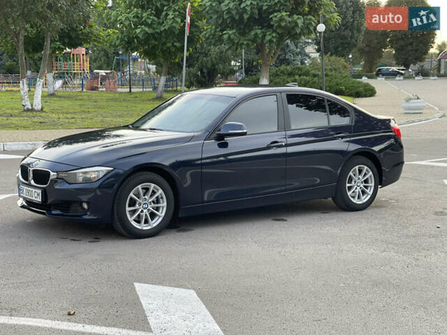 Синій БМВ 3 Серія, об'ємом двигуна 2 л та пробігом 260 тис. км за 13500 $, фото 5 на Automoto.ua
