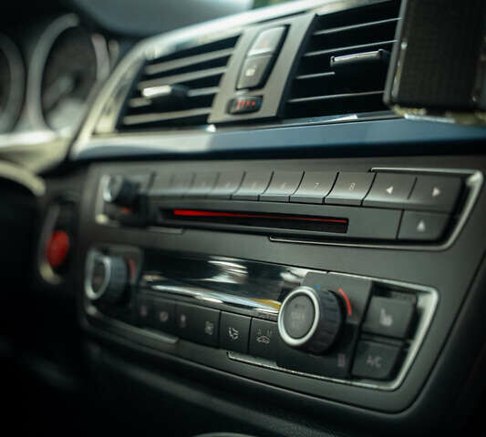 БМВ 3 Серия 2013 в Виннице на Automoto.ua Синий БМВ 3 Серия, объемом двигателя 2.98 л и пробегом 192 тыс. км за 16200 $, фото 20 на Automoto.ua