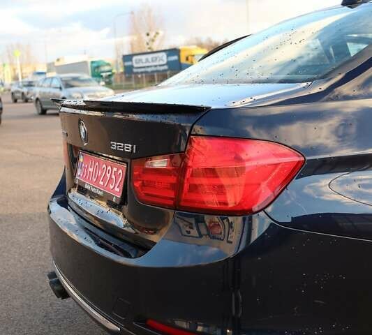 Синий БМВ 3 Серия, объемом двигателя 2 л и пробегом 170 тыс. км за 12500 $, фото 9 на Automoto.ua