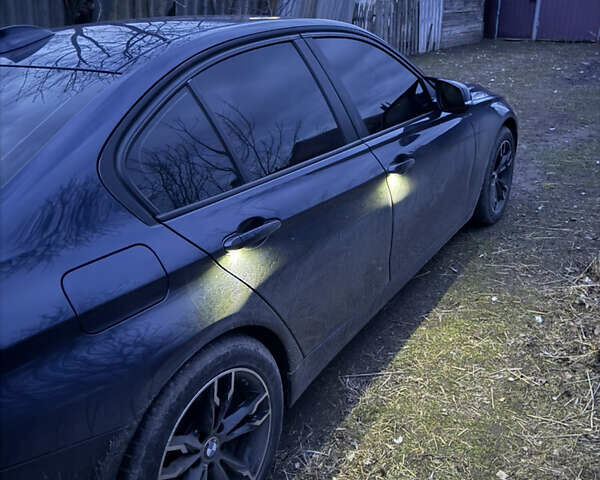 Синий БМВ 3 Серия, объемом двигателя 2 л и пробегом 228 тыс. км за 11900 $, фото 8 на Automoto.ua