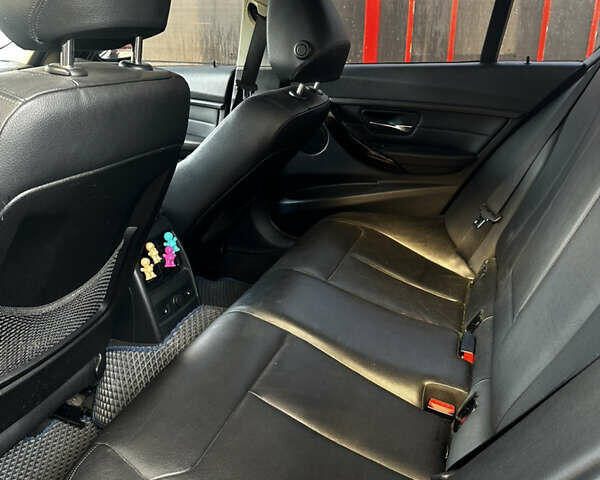 Синий БМВ 3 Серия, объемом двигателя 2 л и пробегом 194 тыс. км за 13000 $, фото 8 на Automoto.ua