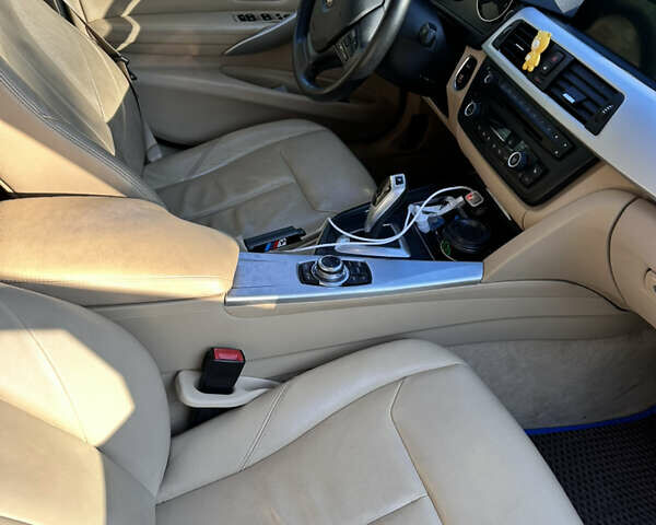 Синій БМВ 3 Серія, об'ємом двигуна 2 л та пробігом 180 тис. км за 13999 $, фото 6 на Automoto.ua