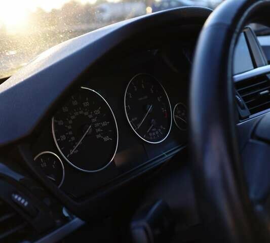 Синий БМВ 3 Серия, объемом двигателя 2 л и пробегом 170 тыс. км за 12500 $, фото 26 на Automoto.ua