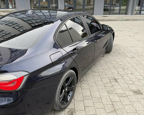 Синий БМВ 3 Серия, объемом двигателя 2 л и пробегом 205 тыс. км за 13000 $, фото 5 на Automoto.ua