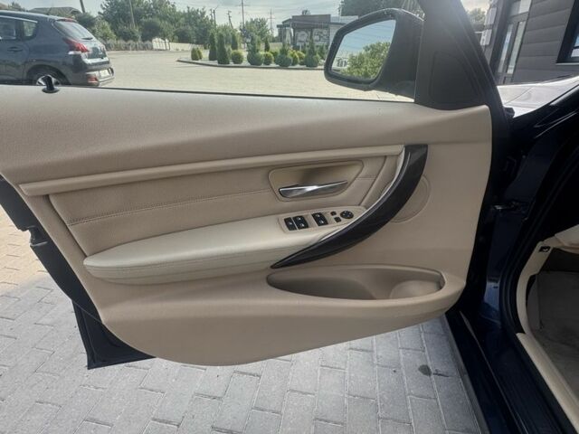 Синий БМВ 3 Серия, объемом двигателя 2 л и пробегом 195 тыс. км за 10300 $, фото 2 на Automoto.ua