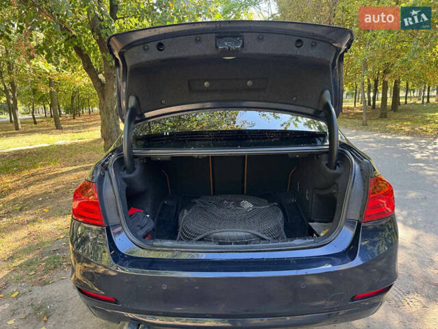 Синий БМВ 3 Серия, объемом двигателя 2 л и пробегом 125 тыс. км за 13500 $, фото 14 на Automoto.ua