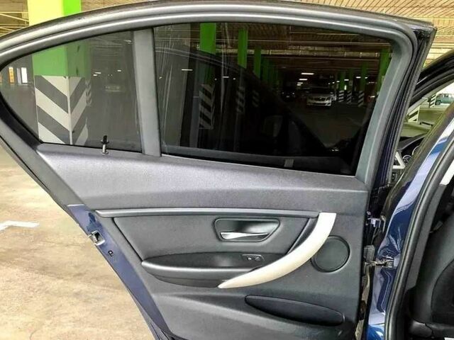 Синий БМВ 3 Серия, объемом двигателя 2 л и пробегом 195 тыс. км за 12300 $, фото 4 на Automoto.ua