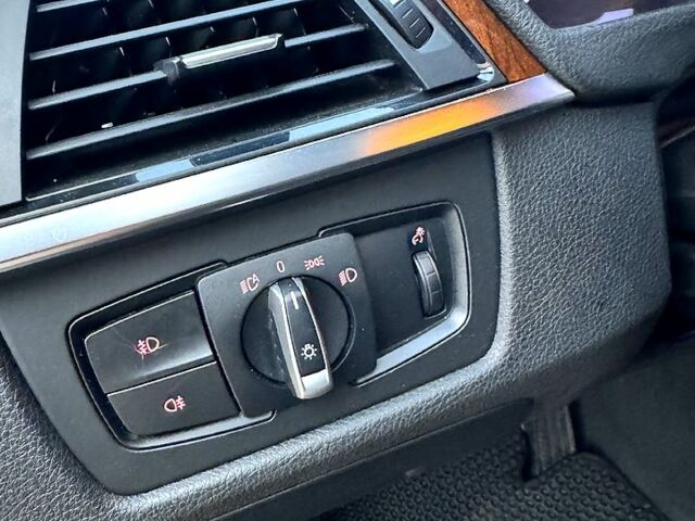 Синий БМВ 3 Серия, объемом двигателя 2 л и пробегом 14 тыс. км за 17900 $, фото 10 на Automoto.ua