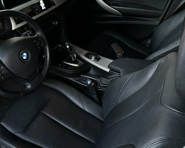 Синий БМВ 3 Серия, объемом двигателя 2 л и пробегом 270 тыс. км за 17000 $, фото 14 на Automoto.ua