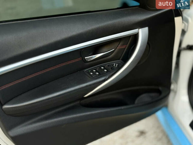 Синий БМВ 3 Серия, объемом двигателя 2.98 л и пробегом 135 тыс. км за 19500 $, фото 23 на Automoto.ua