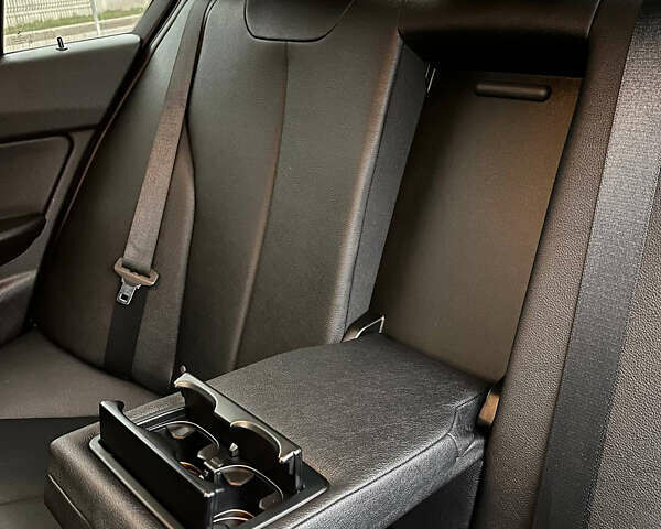 Синий БМВ 3 Серия, объемом двигателя 2 л и пробегом 91 тыс. км за 19900 $, фото 6 на Automoto.ua