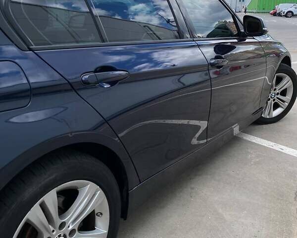 Синий БМВ 3 Серия, объемом двигателя 2 л и пробегом 131 тыс. км за 9800 $, фото 4 на Automoto.ua