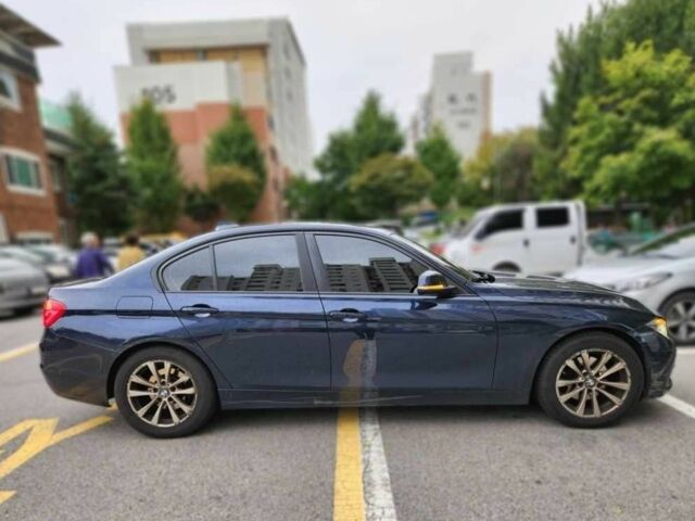 Синий БМВ 3 Серия, объемом двигателя 2 л и пробегом 122 тыс. км за 16000 $, фото 2 на Automoto.ua