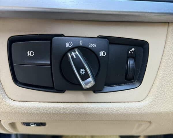 Синий БМВ 3 Серия, объемом двигателя 2 л и пробегом 83 тыс. км за 17999 $, фото 7 на Automoto.ua