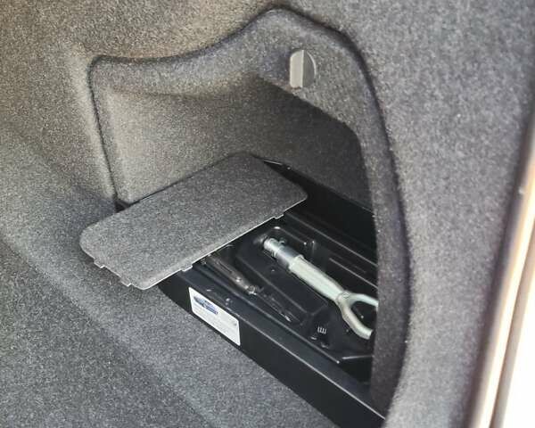 Синій БМВ 3 Серія, об'ємом двигуна 2 л та пробігом 122 тис. км за 16700 $, фото 29 на Automoto.ua