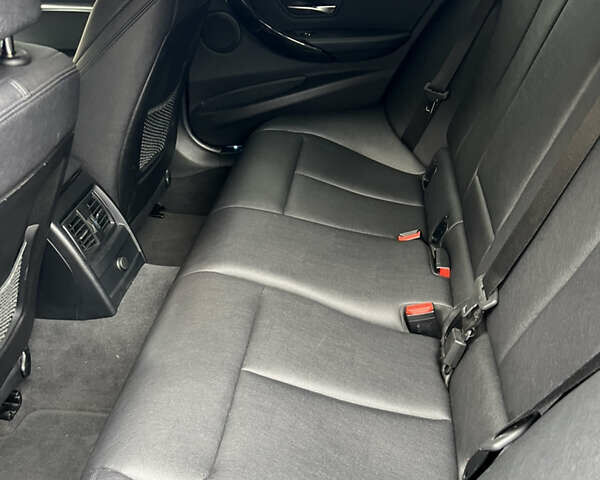 Синій БМВ 3 Серія, об'ємом двигуна 2 л та пробігом 114 тис. км за 17000 $, фото 12 на Automoto.ua