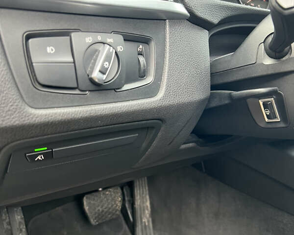 Синій БМВ 3 Серія, об'ємом двигуна 2 л та пробігом 114 тис. км за 17000 $, фото 9 на Automoto.ua