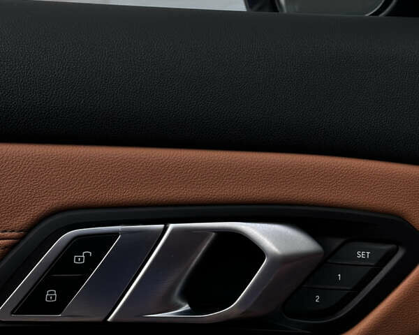 Синій БМВ 3 Серія, об'ємом двигуна 3 л та пробігом 20 тис. км за 37950 $, фото 28 на Automoto.ua