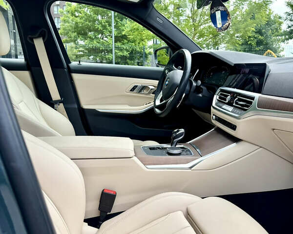 Синий БМВ 3 Серия, объемом двигателя 2 л и пробегом 41 тыс. км за 31000 $, фото 4 на Automoto.ua