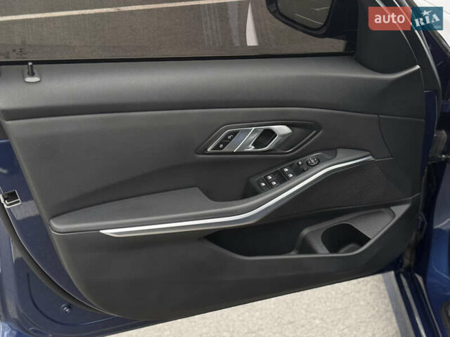 Синий БМВ 3 Серия, объемом двигателя 2 л и пробегом 32 тыс. км за 32000 $, фото 17 на Automoto.ua