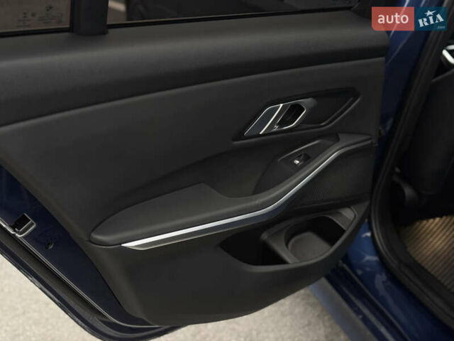 Синий БМВ 3 Серия, объемом двигателя 2 л и пробегом 32 тыс. км за 32000 $, фото 30 на Automoto.ua