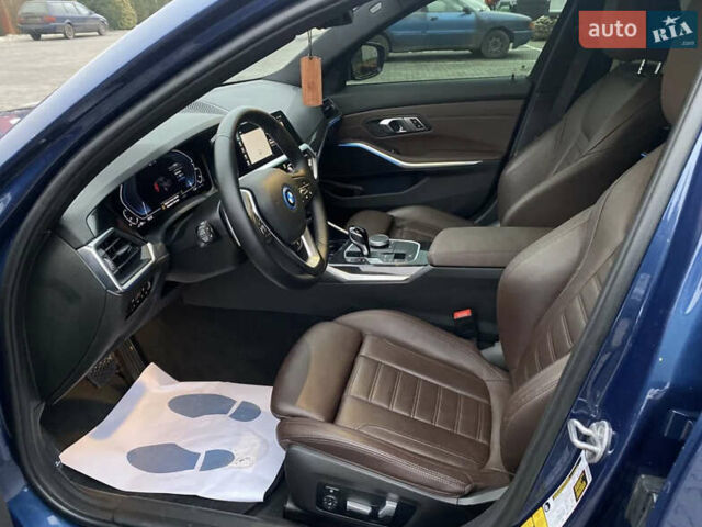 Синий БМВ 3 Серия, объемом двигателя 2 л и пробегом 27 тыс. км за 37400 $, фото 6 на Automoto.ua