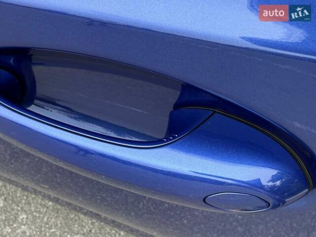 Синий БМВ 3 Серия, объемом двигателя 2 л и пробегом 14 тыс. км за 42500 $, фото 9 на Automoto.ua