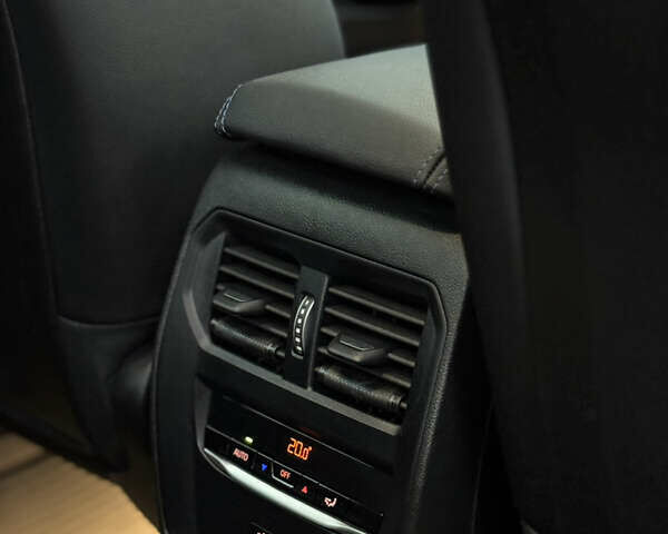 Синій БМВ 3 Серія, об'ємом двигуна 3 л та пробігом 32 тис. км за 61500 $, фото 41 на Automoto.ua