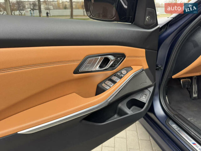 Синий БМВ 3 Серия, объемом двигателя 3 л и пробегом 49 тыс. км за 68000 $, фото 15 на Automoto.ua