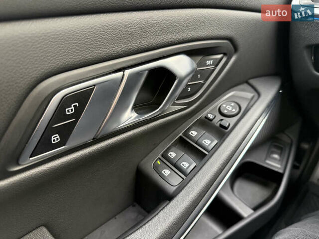 Синій БМВ 3 Серія, об'ємом двигуна 3 л та пробігом 22 тис. км за 49000 $, фото 20 на Automoto.ua