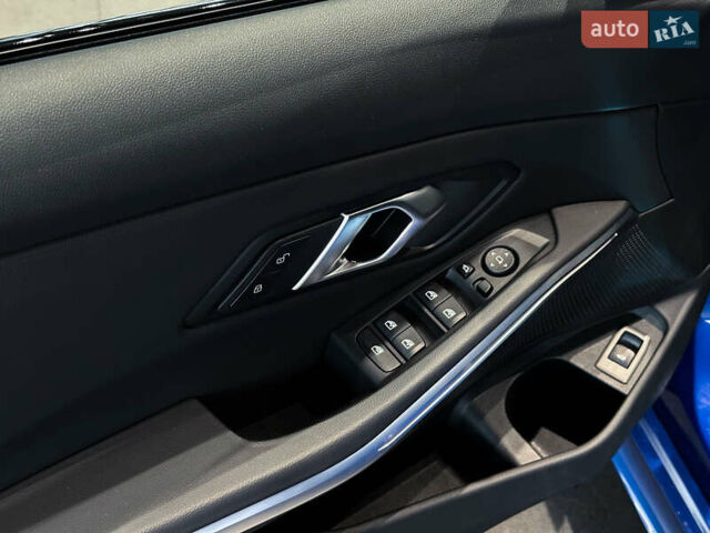 Синій БМВ 3 Серія, об'ємом двигуна 2 л та пробігом 8 тис. км за 49000 $, фото 13 на Automoto.ua