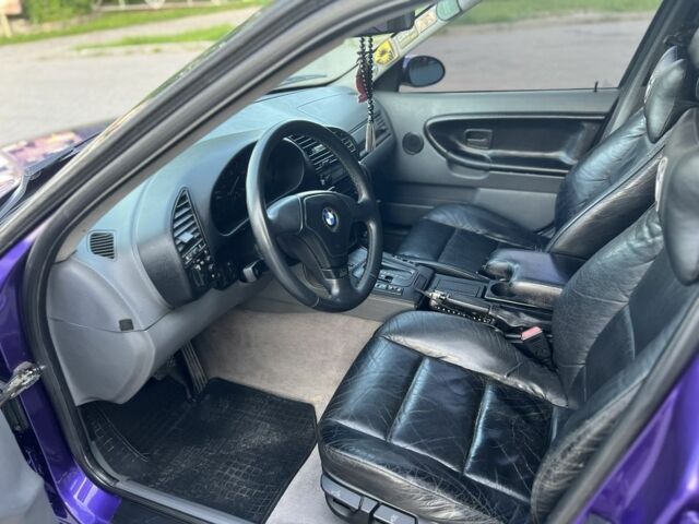 Синий БМВ 3 Серия, объемом двигателя 2 л и пробегом 300 тыс. км за 4600 $, фото 18 на Automoto.ua